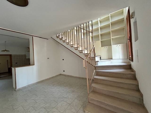 casa indipendente in vendita a Rimini in zona Fiera Vecchia