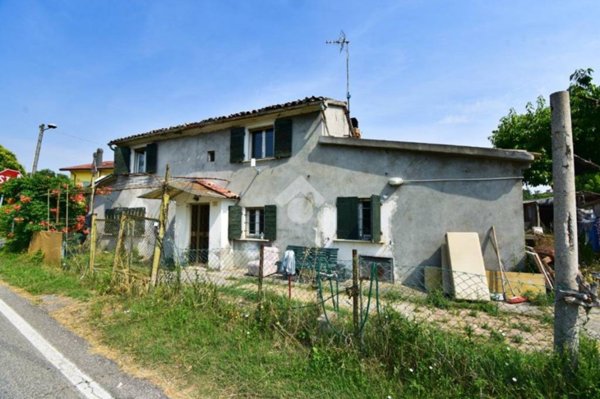 casa indipendente in vendita a Rimini in zona San Lorenzo in Correggiano