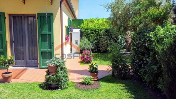 casa indipendente in vendita a Rimini in zona Grotta Rossa