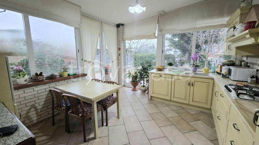 casa indipendente in vendita a Rimini
