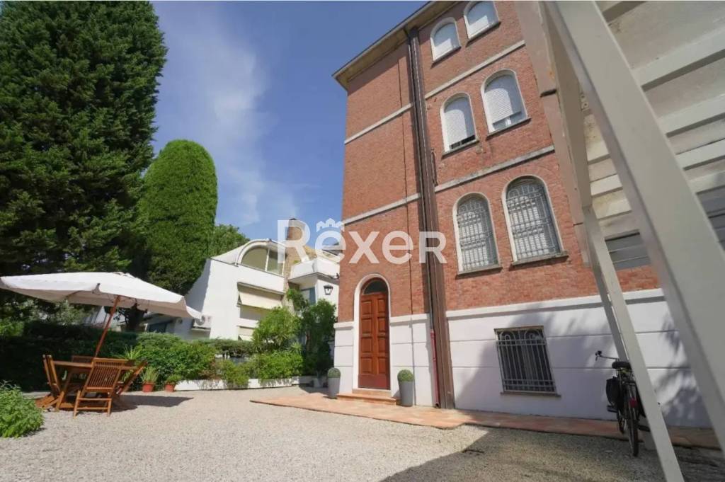 appartamento in vendita a Rimini in zona Marina Centro