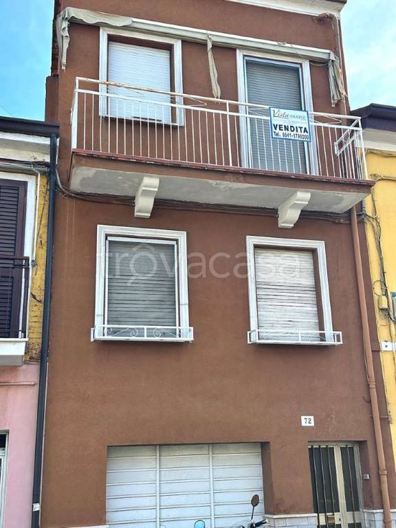 casa indipendente in vendita a Rimini in zona Fiera Vecchia