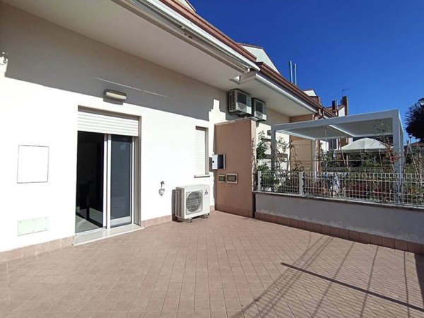casa indipendente in vendita a Rimini