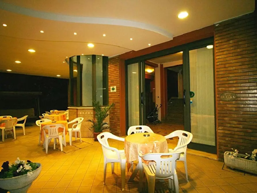 albergo in vendita a Rimini in zona Rivazzurra