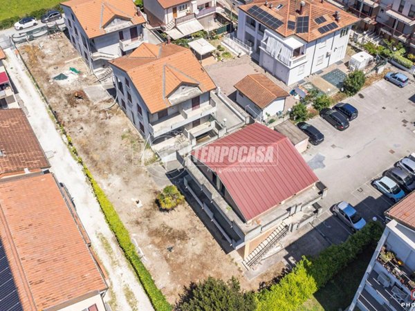 casa indipendente in vendita a Rimini in zona Viserba