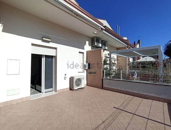 casa indipendente in vendita a Rimini