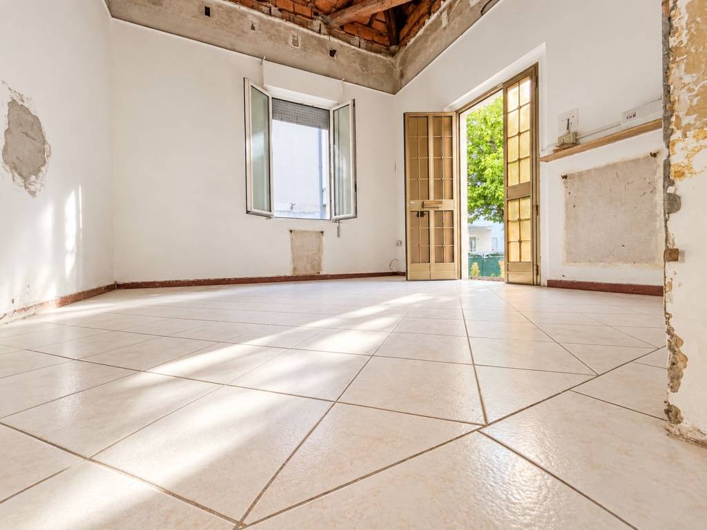 casa indipendente in vendita a Rimini in zona Miramare di Rimini