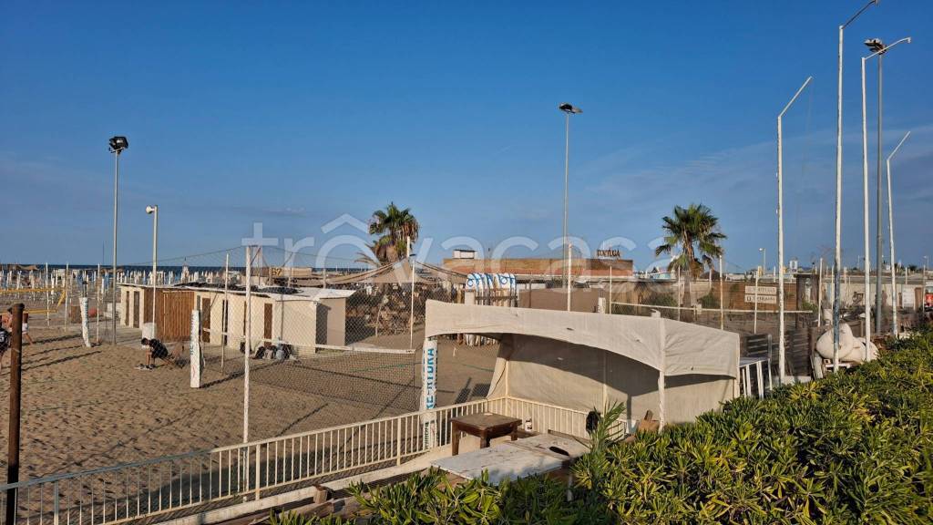 negozio in vendita a Rimini in zona Marina Centro