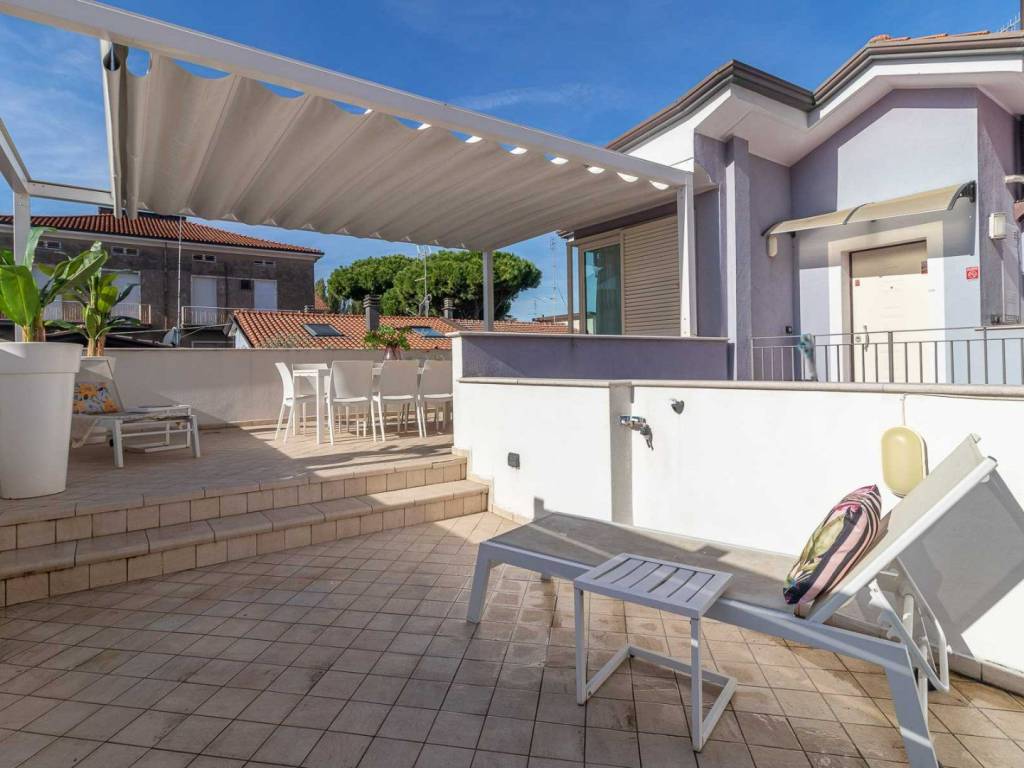 appartamento in vendita a Rimini in zona Marebello