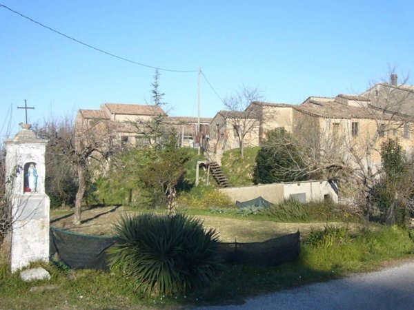 villa in vendita a Saludecio in zona Meleto