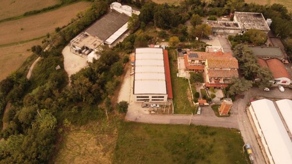 locale commerciale in vendita a Saludecio