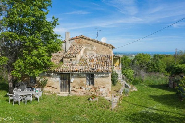 casa indipendente in vendita a Saludecio in zona Meleto