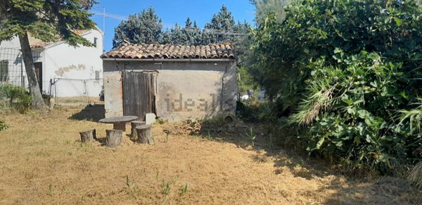 locale di sgombero in vendita a Saludecio