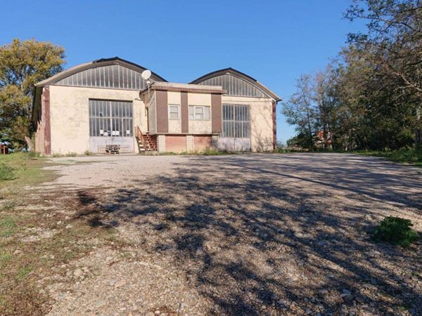 locale commerciale in vendita a Saludecio