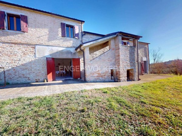 casa indipendente in vendita a Saludecio in zona Santa Maria del Monte