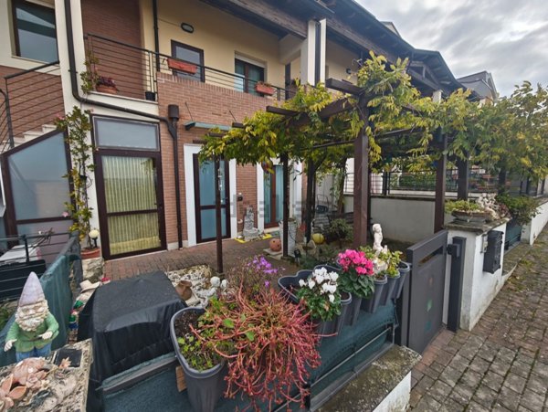 appartamento in vendita a Saludecio in zona Santa Maria del Monte