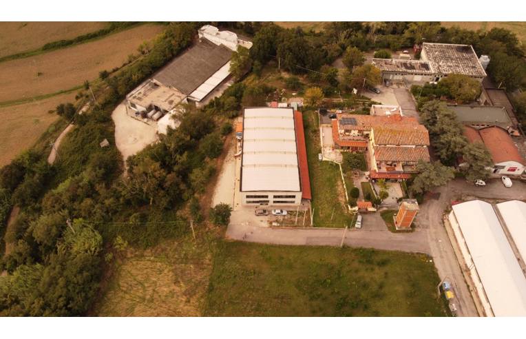 locale commerciale in vendita a Saludecio