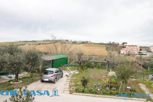 casa indipendente in vendita a San Clemente in zona Sant'andrea in Casale