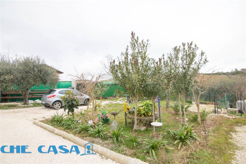 casa indipendente in vendita a San Clemente in zona Sant'andrea in Casale