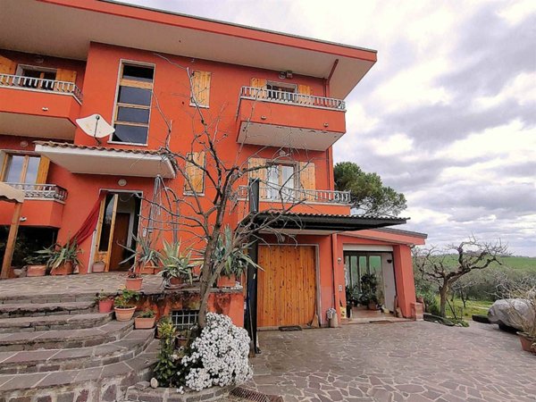 casa indipendente in vendita a San Clemente in zona Sant'andrea in Casale