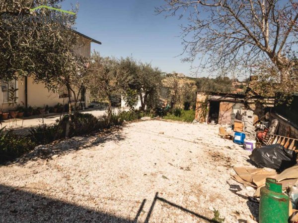 casa indipendente in vendita a San Clemente in zona Sant'andrea in Casale