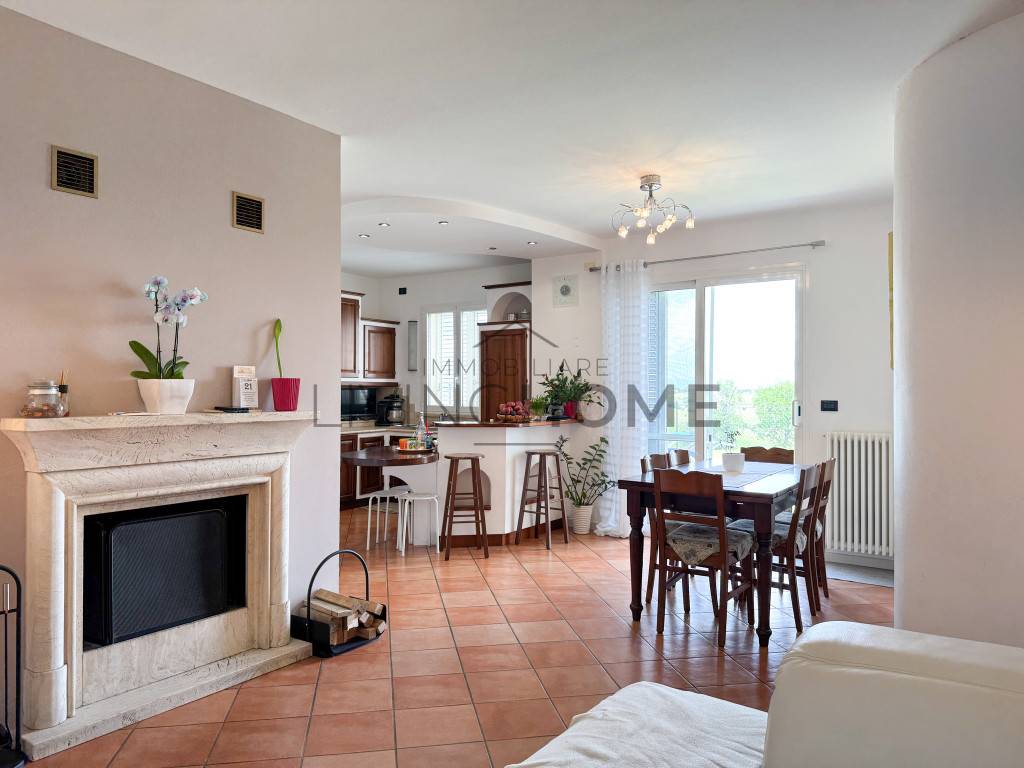 casa indipendente in vendita a San Clemente