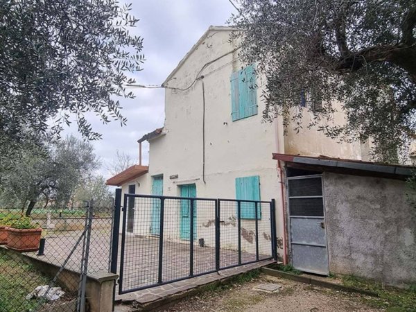 casa indipendente in vendita a San Clemente in zona Sant'andrea in Casale