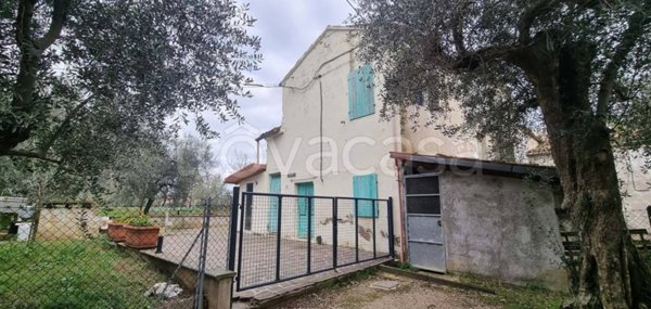 casale in vendita a San Clemente in zona Sant'andrea in Casale