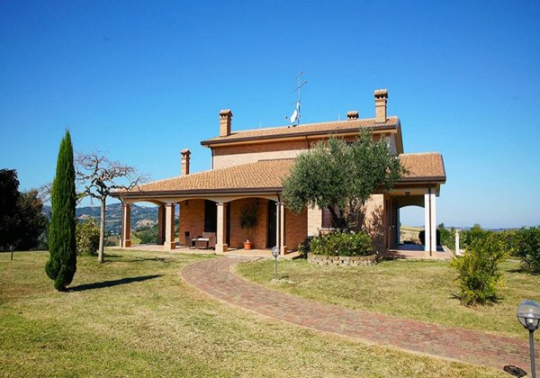 casa indipendente in vendita a San Clemente