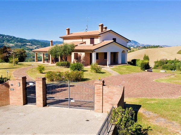 casa indipendente in vendita a San Clemente