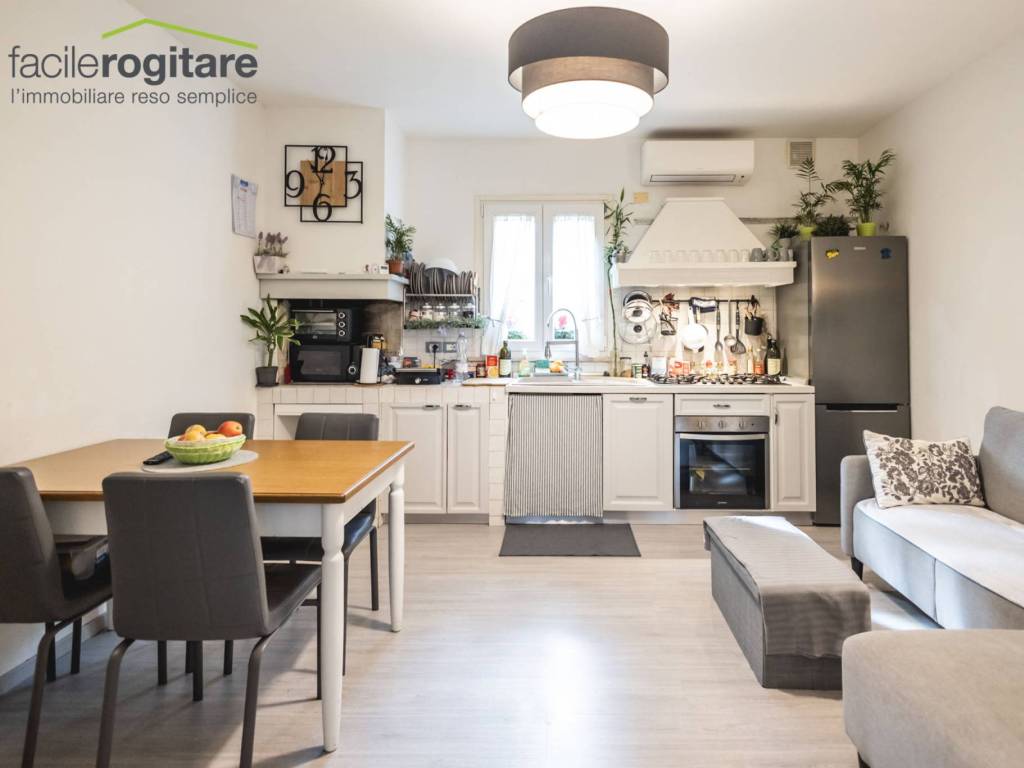 casa indipendente in vendita a San Clemente in zona Casarola