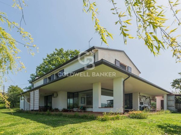 casa indipendente in vendita a San Clemente