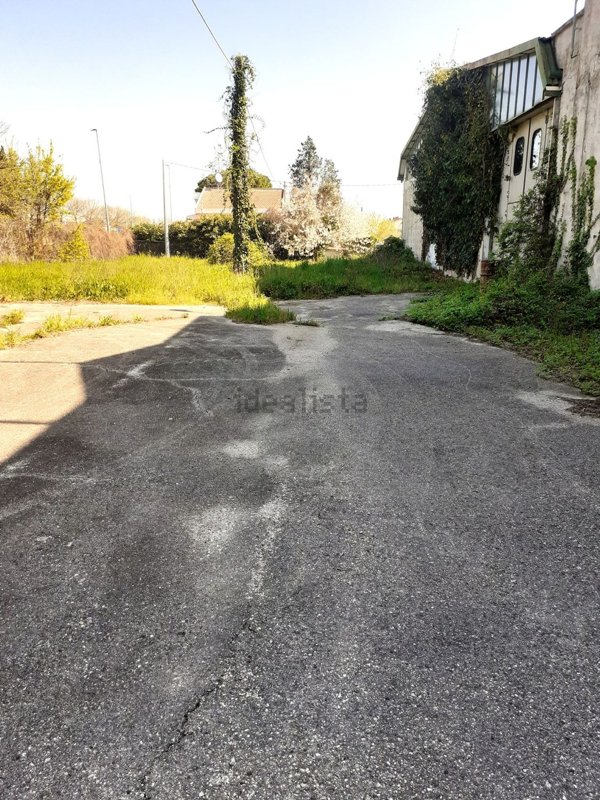 terreno edificabile in vendita a San Clemente