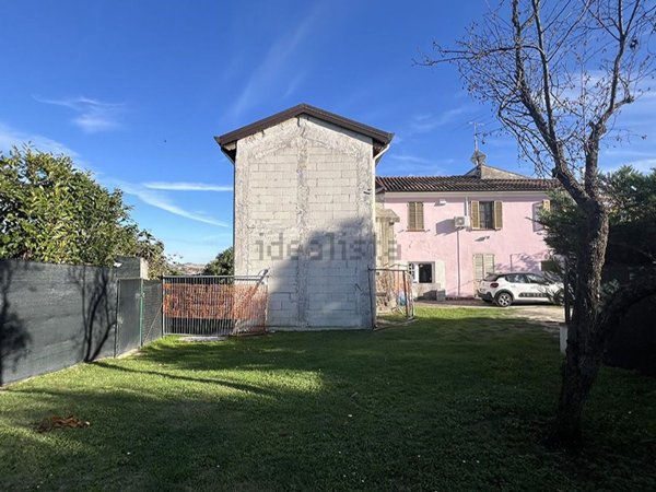casa indipendente in vendita a San Clemente in zona Fornace