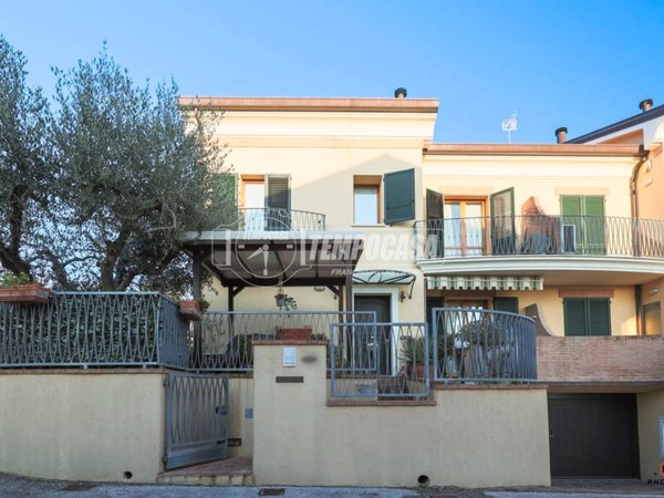 casa indipendente in vendita a San Clemente in zona Sant'andrea in Casale