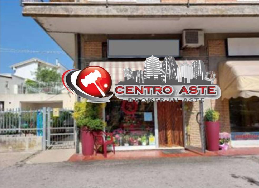 negozio in vendita a San Clemente in zona Sant'andrea in Casale