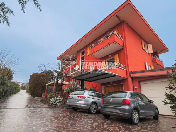 casa indipendente in vendita a San Clemente