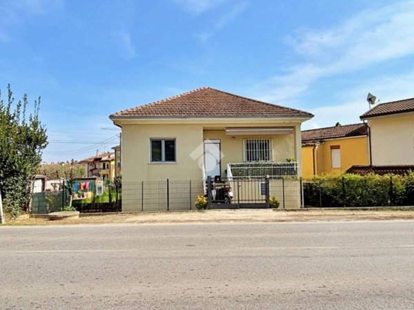 casa indipendente in vendita a San Clemente in zona Fornace