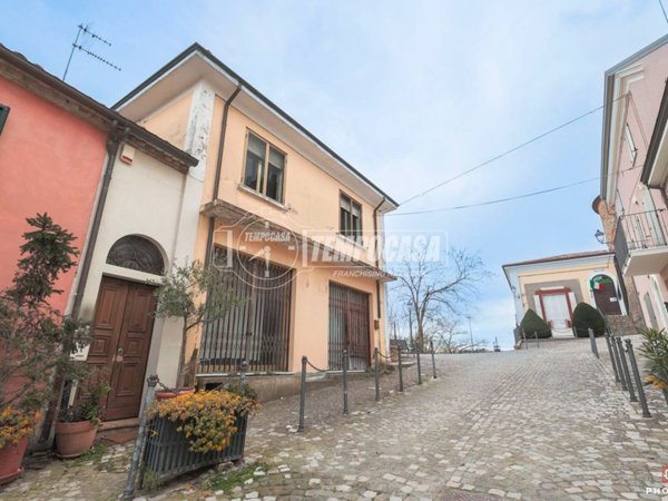 casa indipendente in vendita a San Clemente