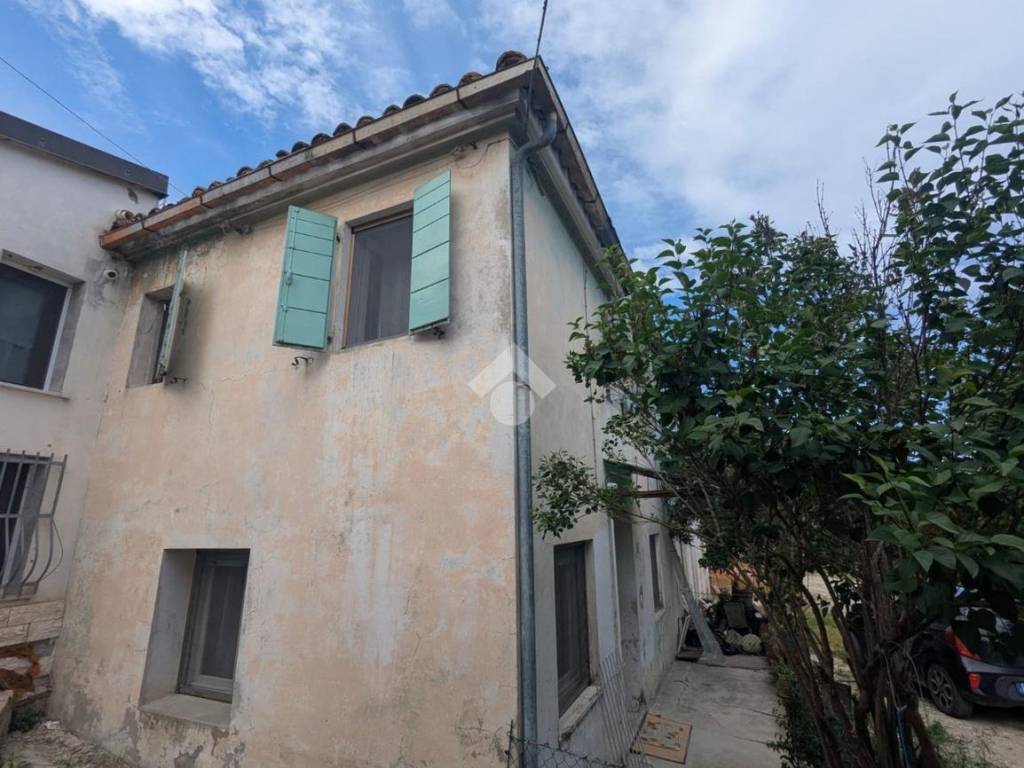 casa indipendente in vendita a San Clemente