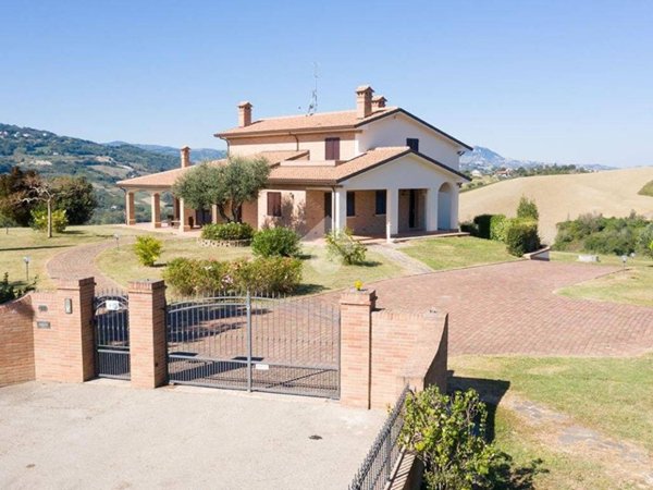 casa indipendente in vendita a San Clemente in zona Cevolabbate