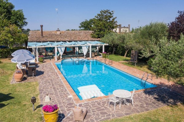 casa indipendente in vendita a San Clemente in zona Fornace