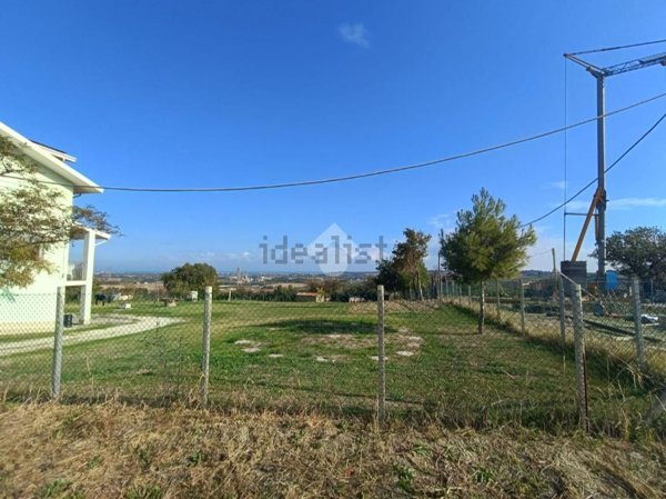 terreno in vendita a San Clemente