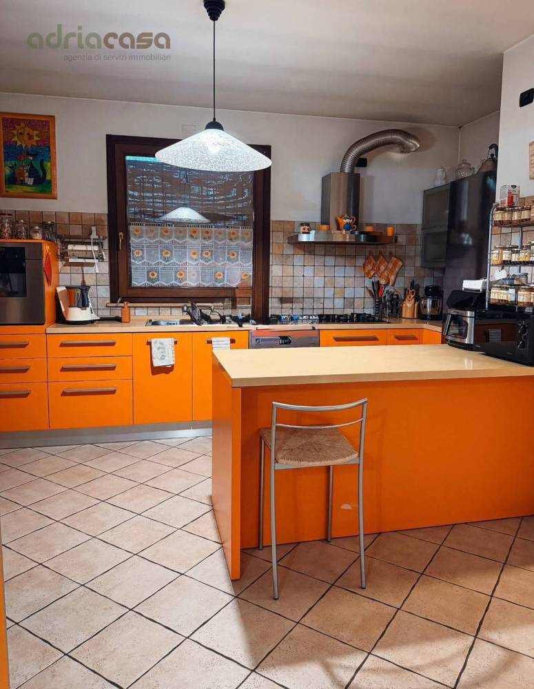 casa indipendente in vendita a San Clemente in zona Sant'andrea in Casale