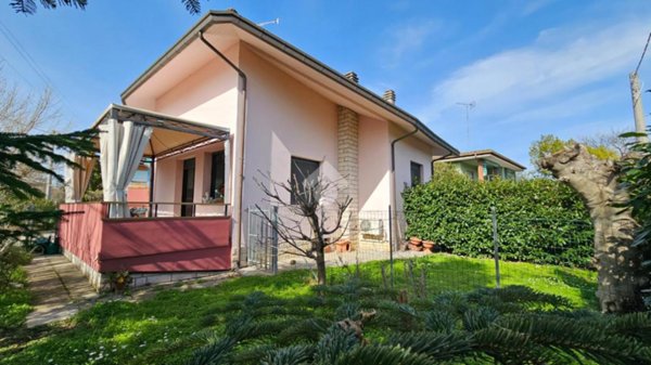 casa indipendente in vendita a San Giovanni in Marignano