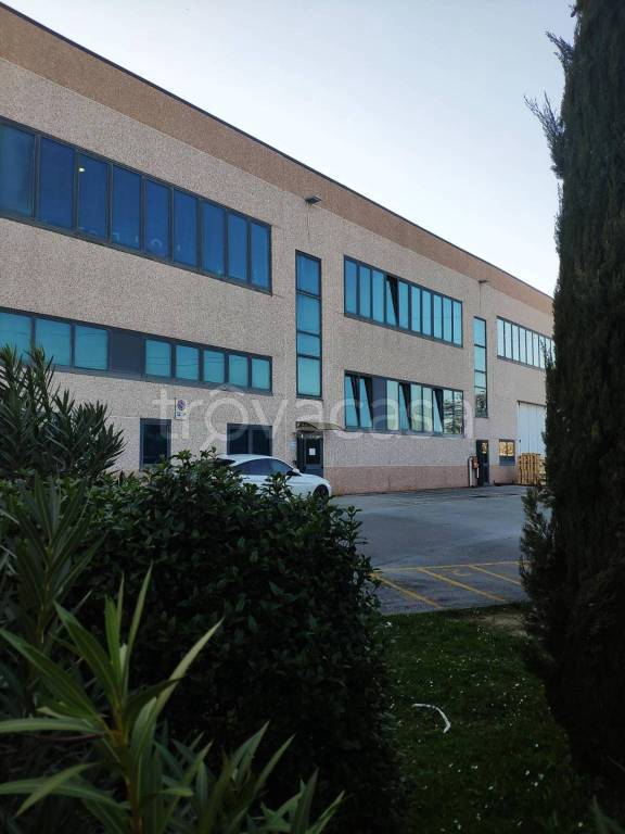 locale commerciale in vendita a San Giovanni in Marignano