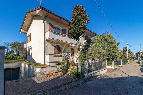 casa indipendente in vendita a San Giovanni in Marignano