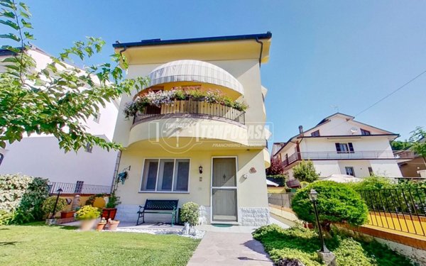 casa indipendente in vendita a San Giovanni in Marignano