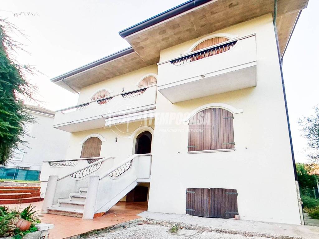 casa indipendente in vendita a San Giovanni in Marignano