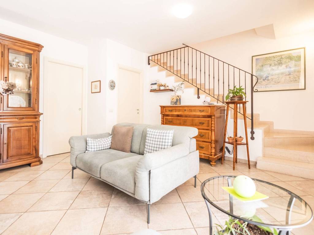 casa indipendente in vendita a San Giovanni in Marignano in zona Montalbano